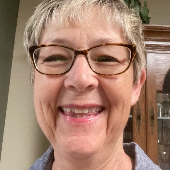 Meet your Posher, Jenny - Picture 2 of 2